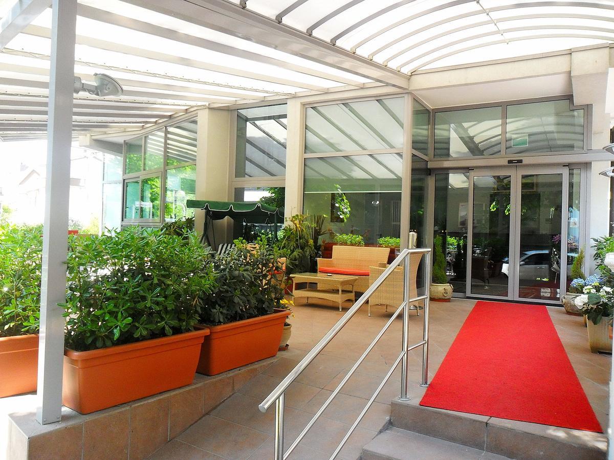Hotel Etoile Ріміні Екстер'єр фото