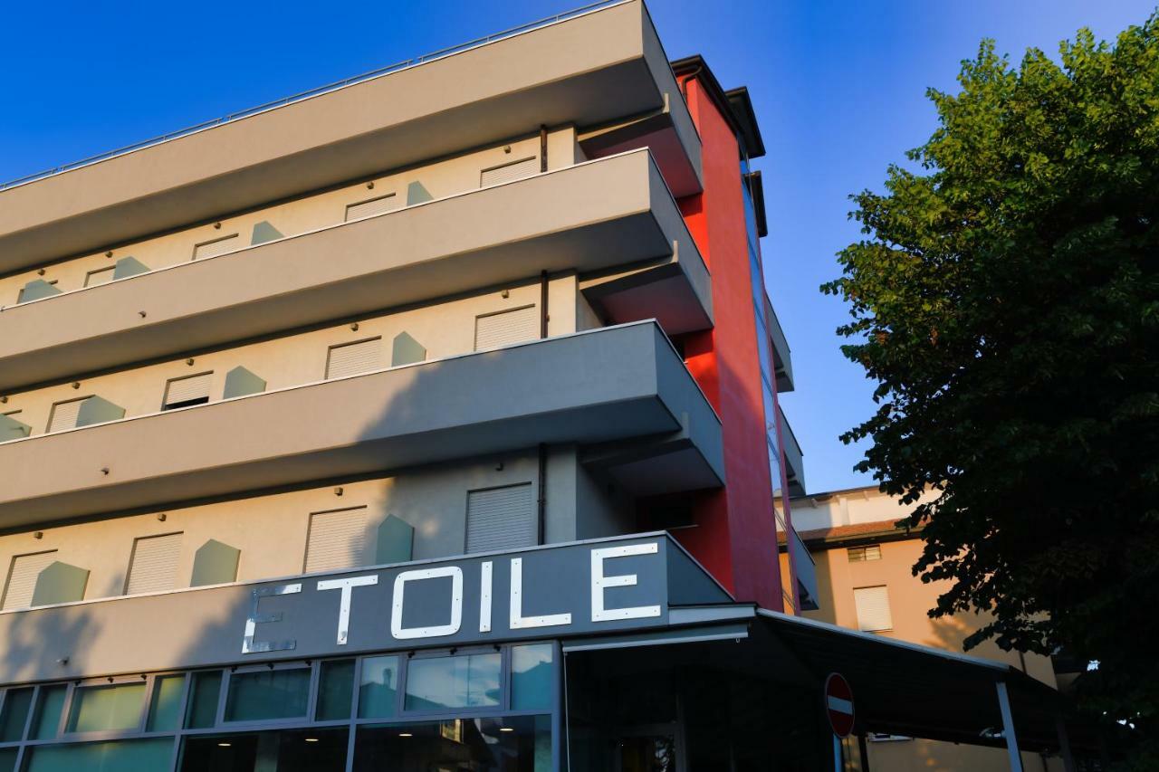 Hotel Etoile Ріміні Екстер'єр фото