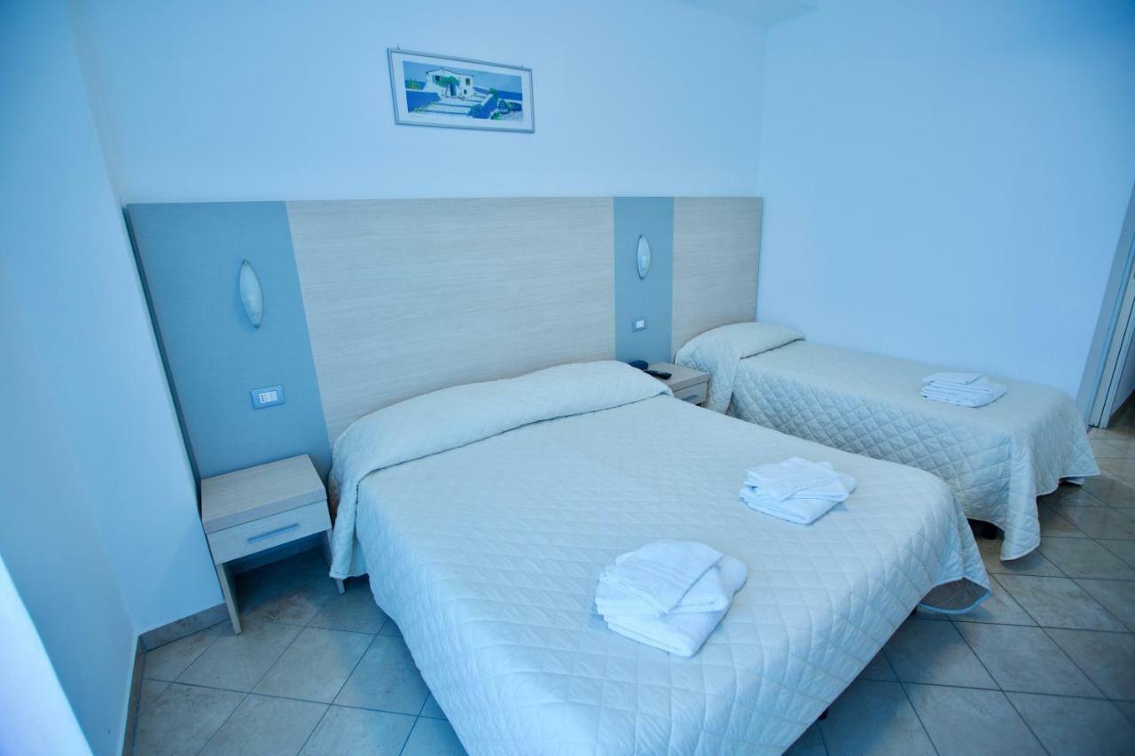 Hotel Etoile Ріміні Екстер'єр фото